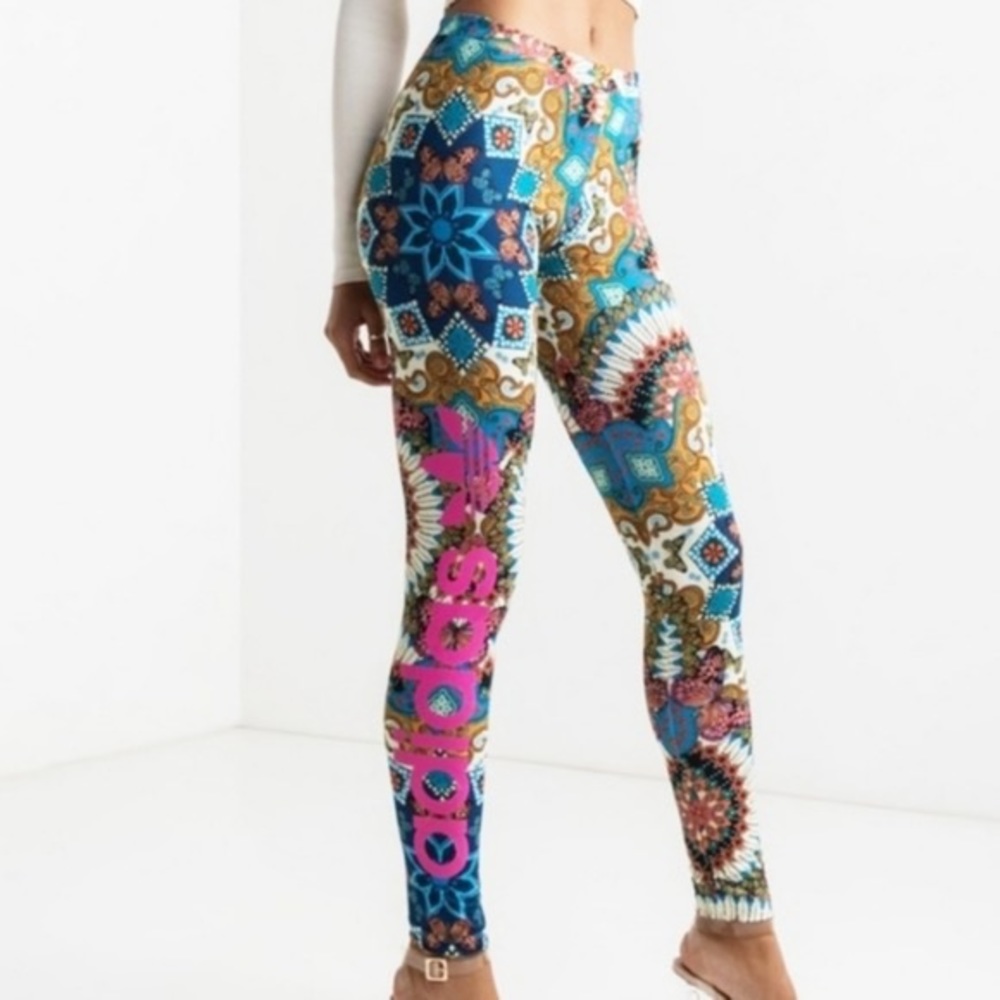 Adidas Borbomix Butterfly Leggings. Medium.